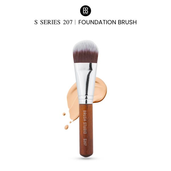 S207 Foundation Brush
แปรงลงรองพื้นทรงแบน