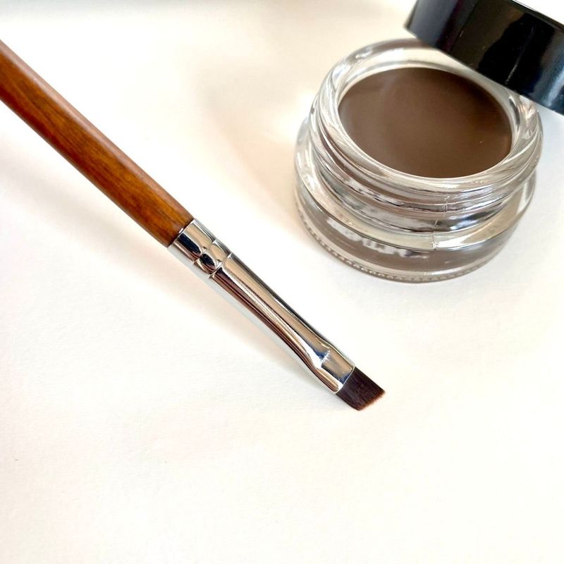 S202 Angle Brow & Liner
แปรงคิ้วและไลน์เนอร์ - 2