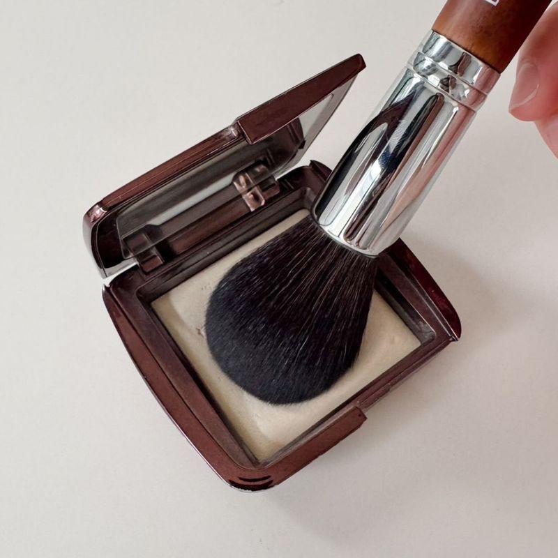 S100 Powder Brush
แปรงปัดแป้งขนแพะทรงกลม - 8