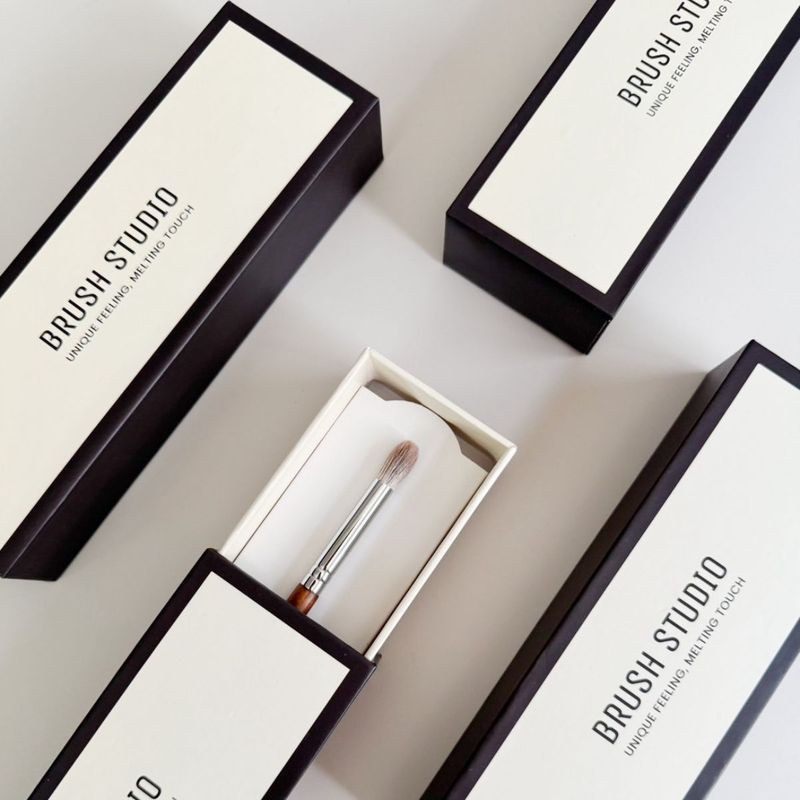 SF16 Silver Fox Blending Brush
แปรงแต่งตาขนจิ้งจอกเงิน - 3