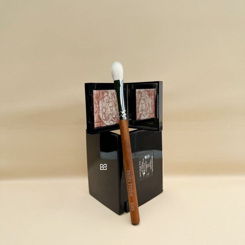 S305 Soft Blending Brush
แปรงผสมสีอายแชโดว - 2