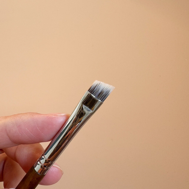 BG24 Badger Eyebrow Brush
แปรงเขียนคิ้วขนแบดเจอร์ - 3