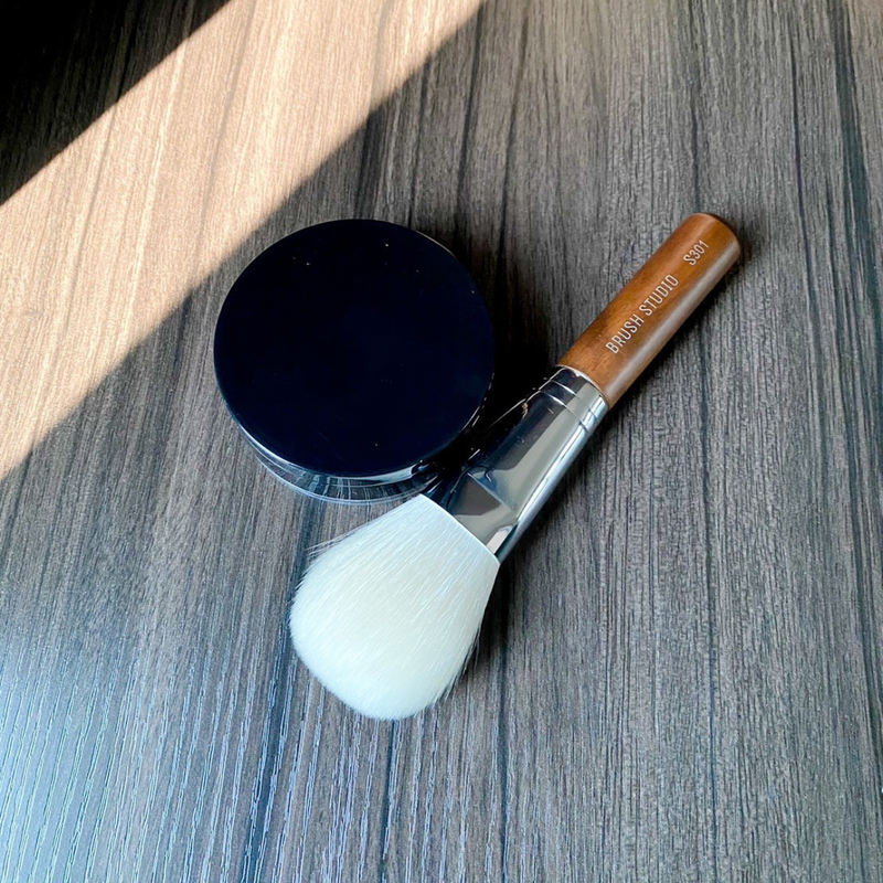S301 Large Powder Brush
แปรงแป้งเอนกประสงค์ พุ่มใหญ่ - 6