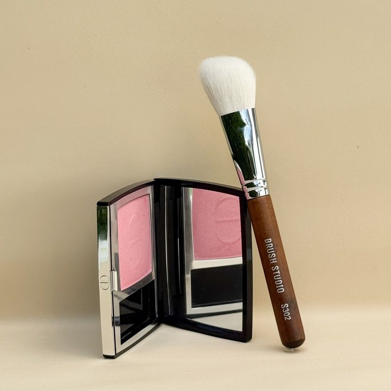 S302 Angle Brush
แปรงปัดแก้ม/คอนทัวร์ - 2