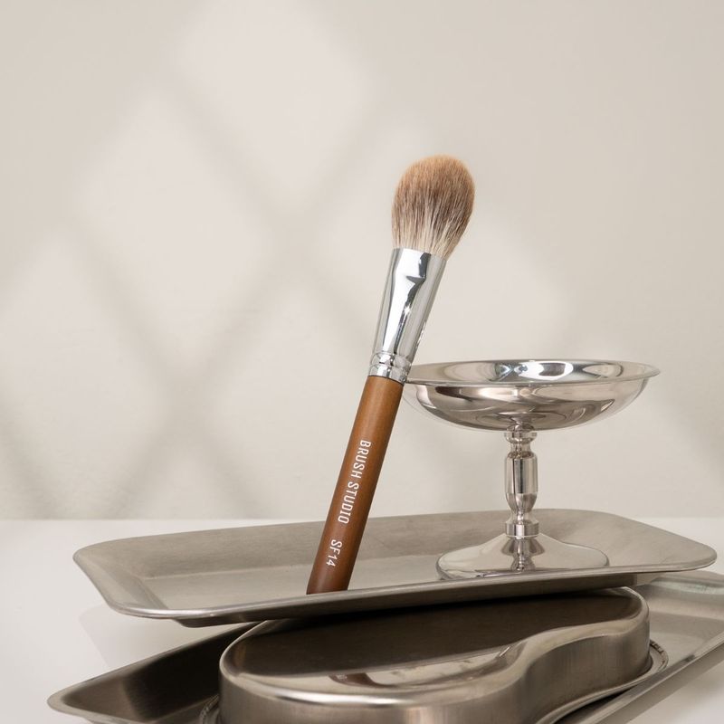 SF14 Silver Fox Blush Brush
แปรงปัดแก้มขนจิ้งจอกเงิน - 2