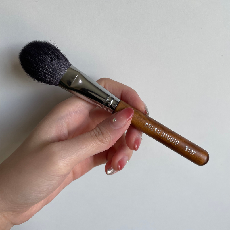 S197 Blush Brush
แปรงปัดแก้ม - 4