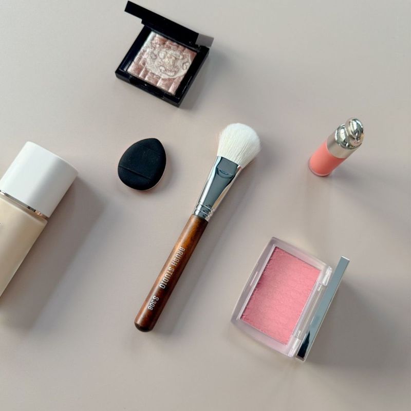 S308 Cheek Brush
แปรงปัดแก้มขนแพะขาว - 2