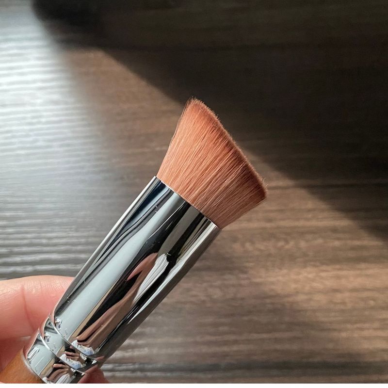 S193 Foundation Brush
แปรงลงรองพื้น - 4