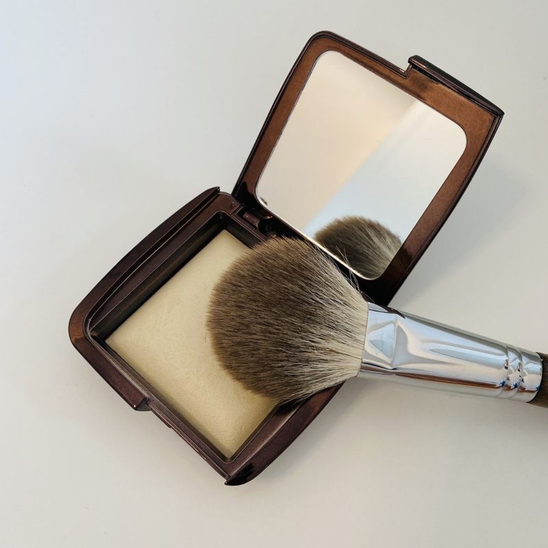 SF12 Silver Fox Powder Brush
แปรงแป้งเอนกประสงค์ขนจิ้งจอกเงิน - 7