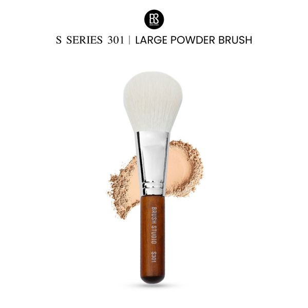 S301 Large Powder Brush
แปรงแป้งเอนกประสงค์ พุ่มใหญ่