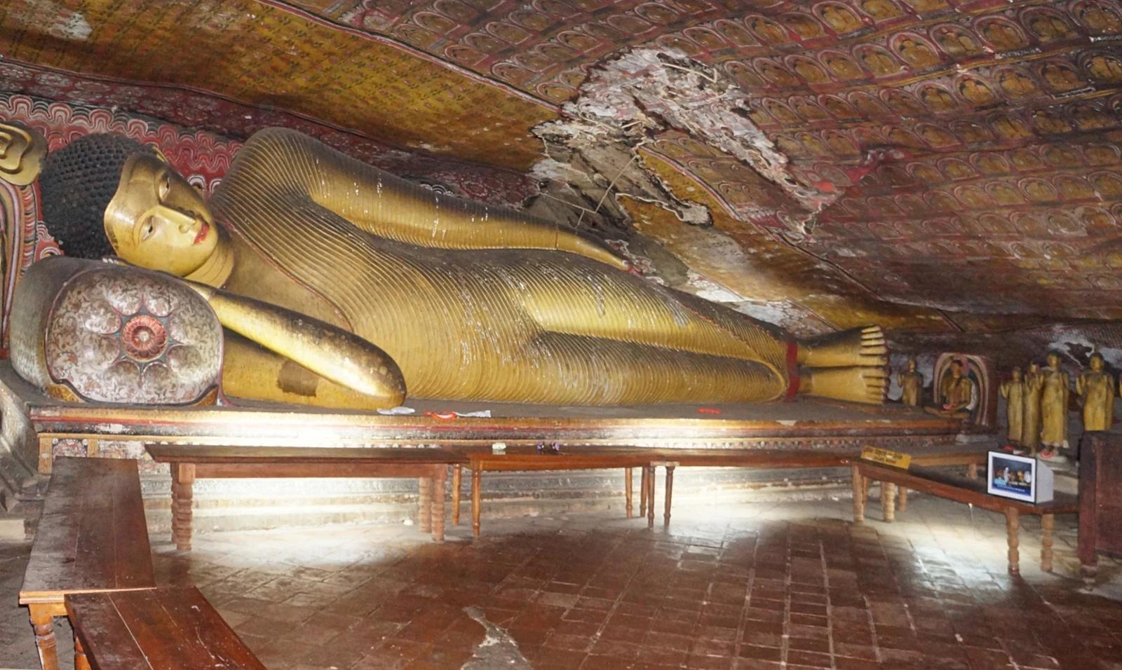 Rangiri Dambulla Cave Temple