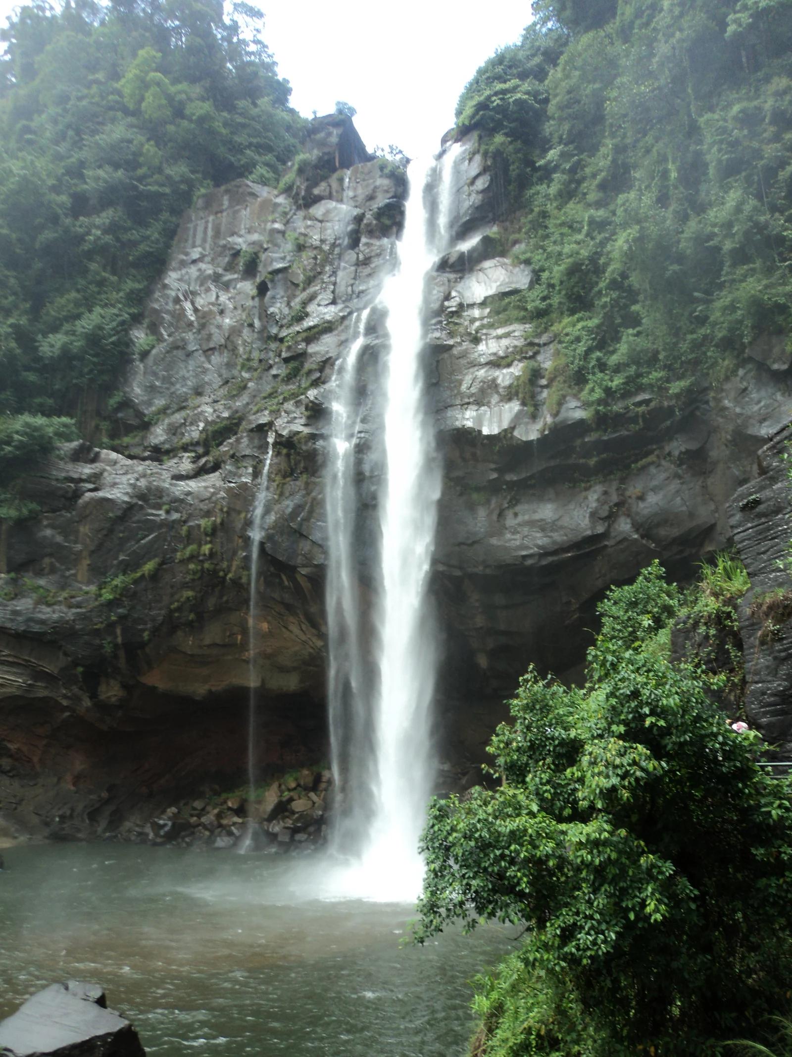 Aberdeen Falls, Ginigathhena