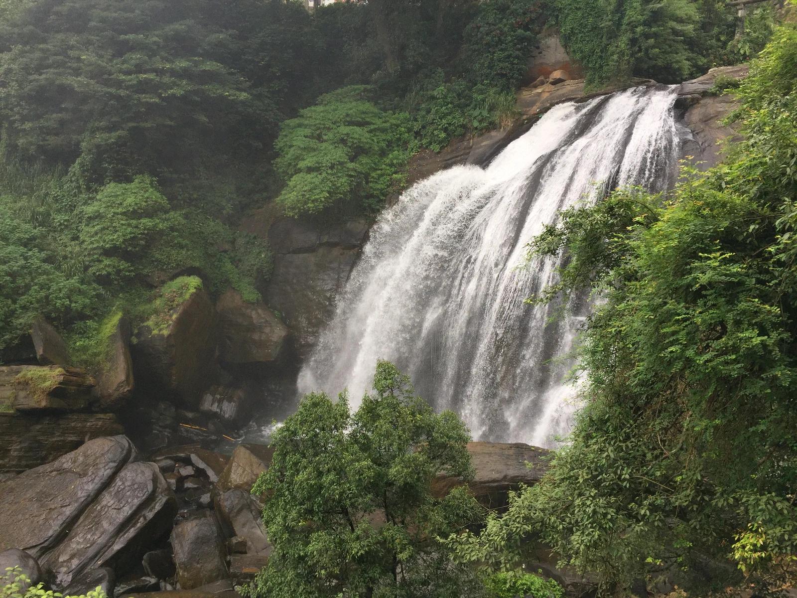 Huluganga Falls