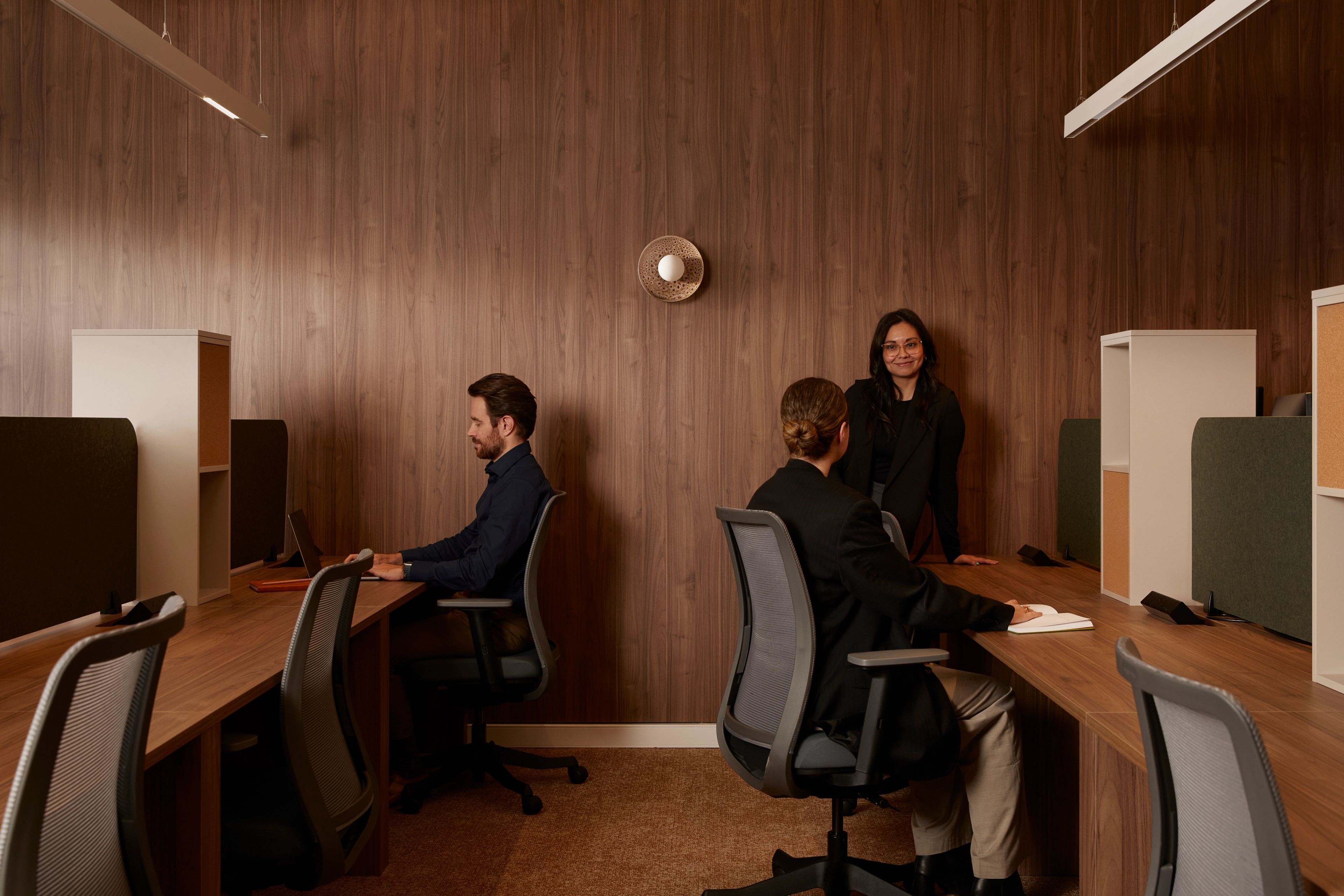 The dedicated desk space at Forum Workspace, a premium coworking space designed by Foolscap. 