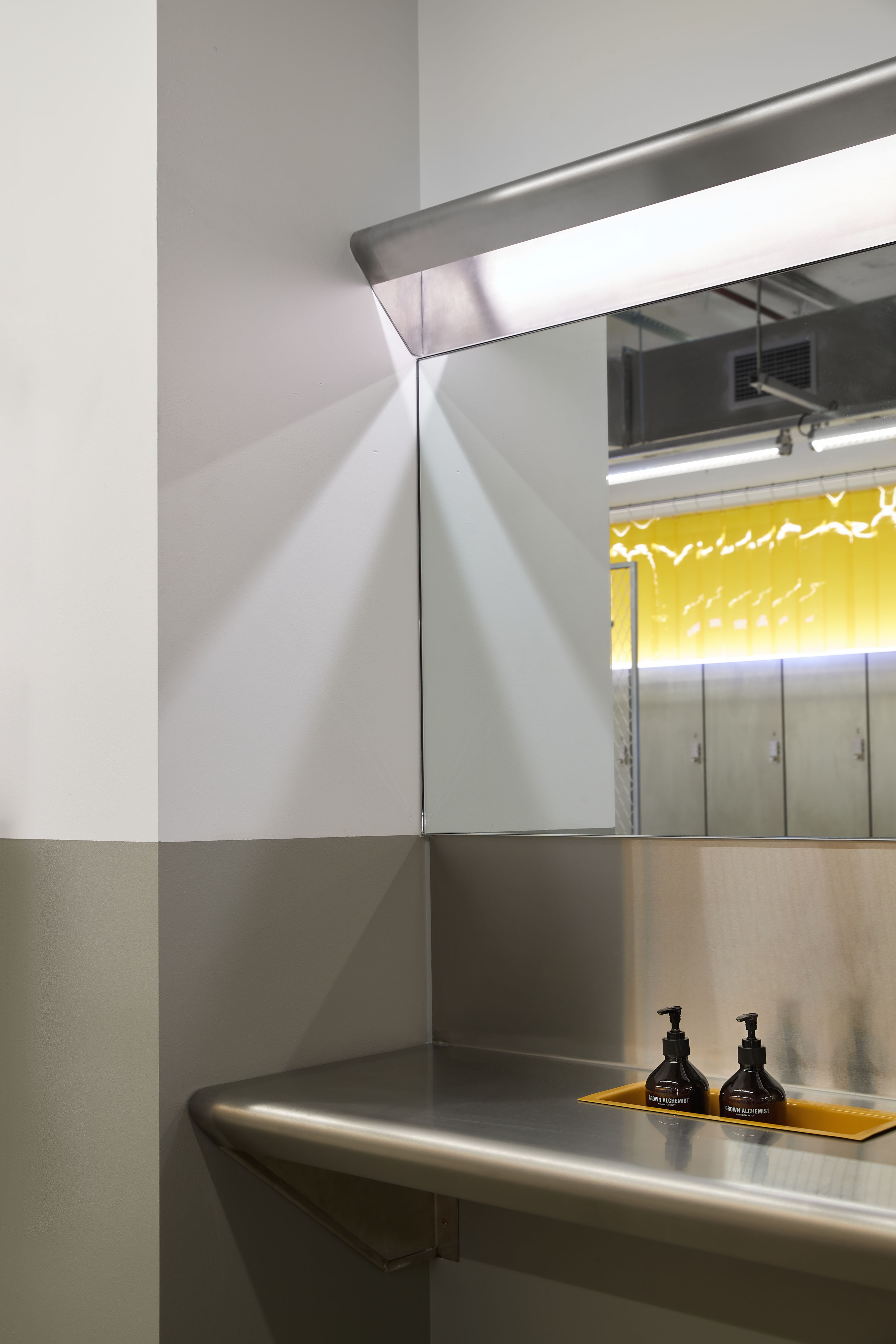 1R Australia by Foolscap