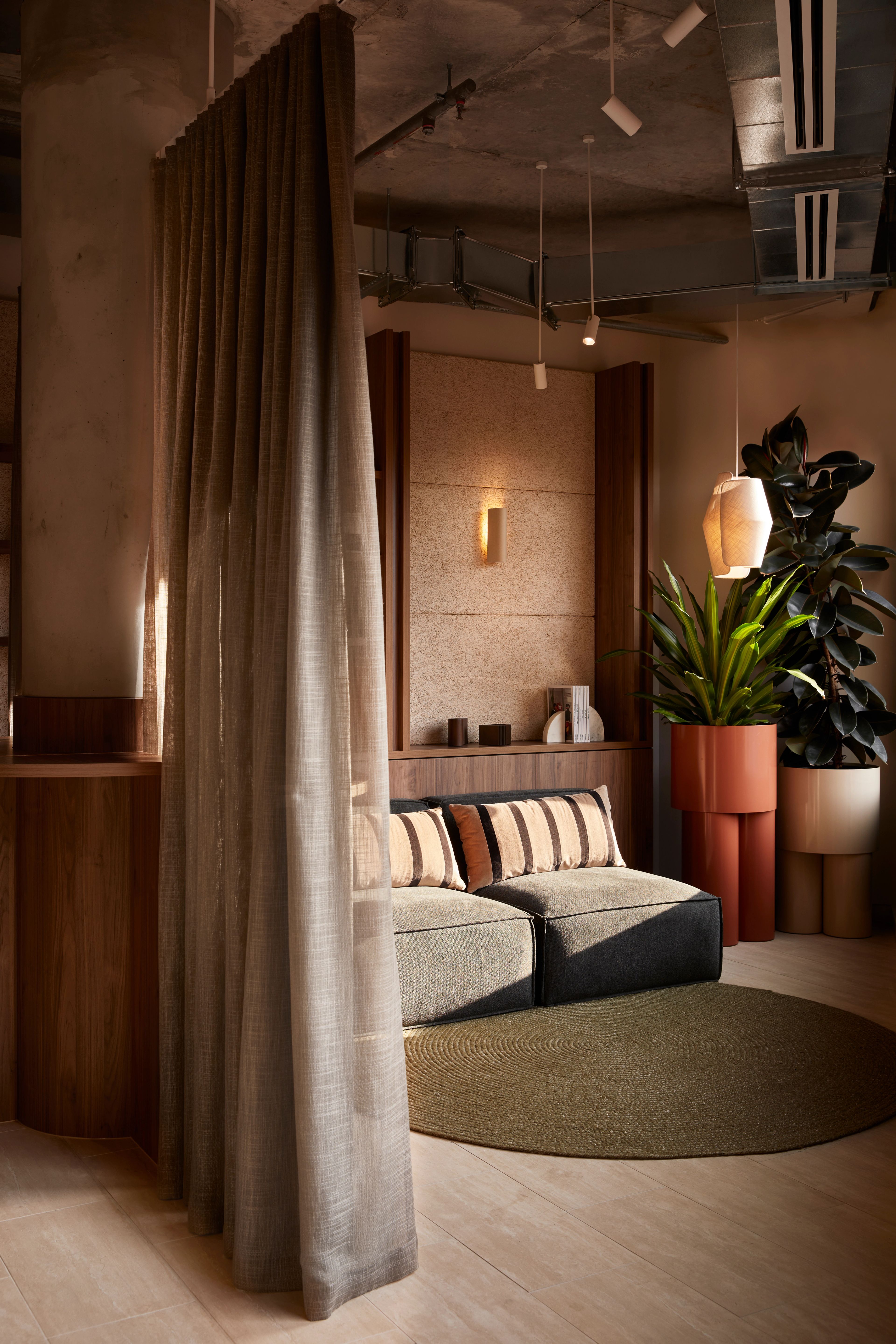 The reading nook at Forum Workspace, a premium coworking space designed by Foolscap. 