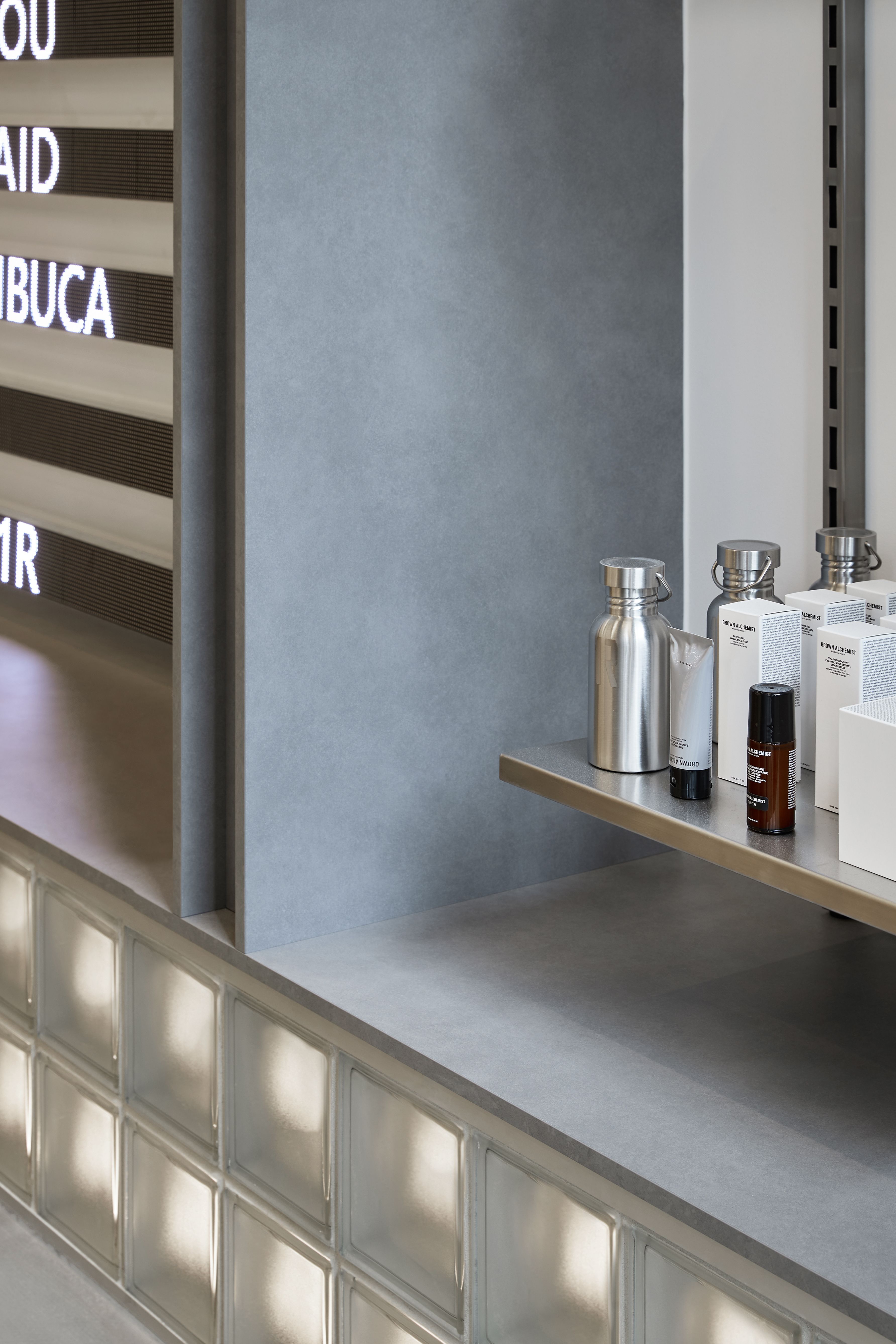 1R Australia by Foolscap