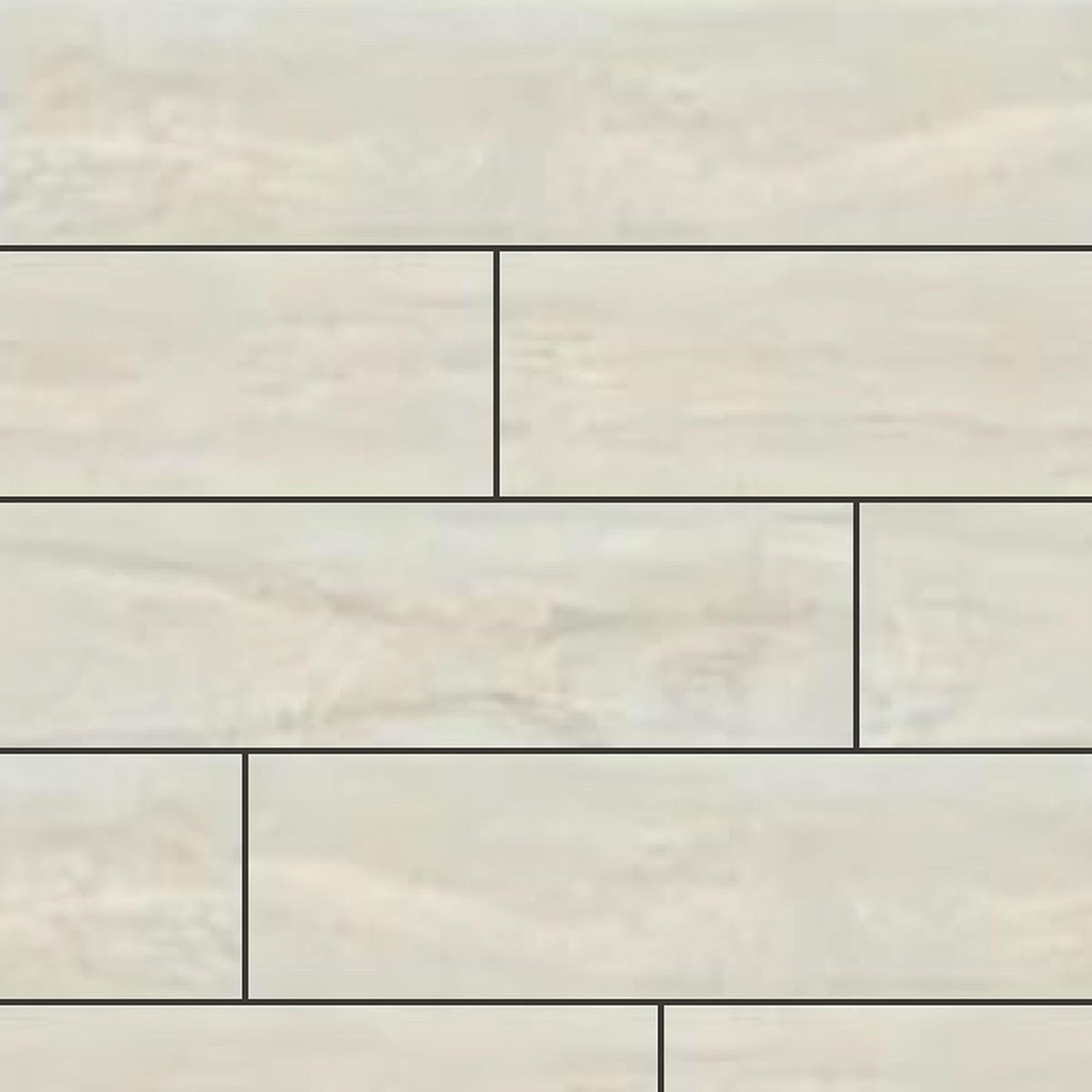 Muestra de porcelanato símil madera arena clara