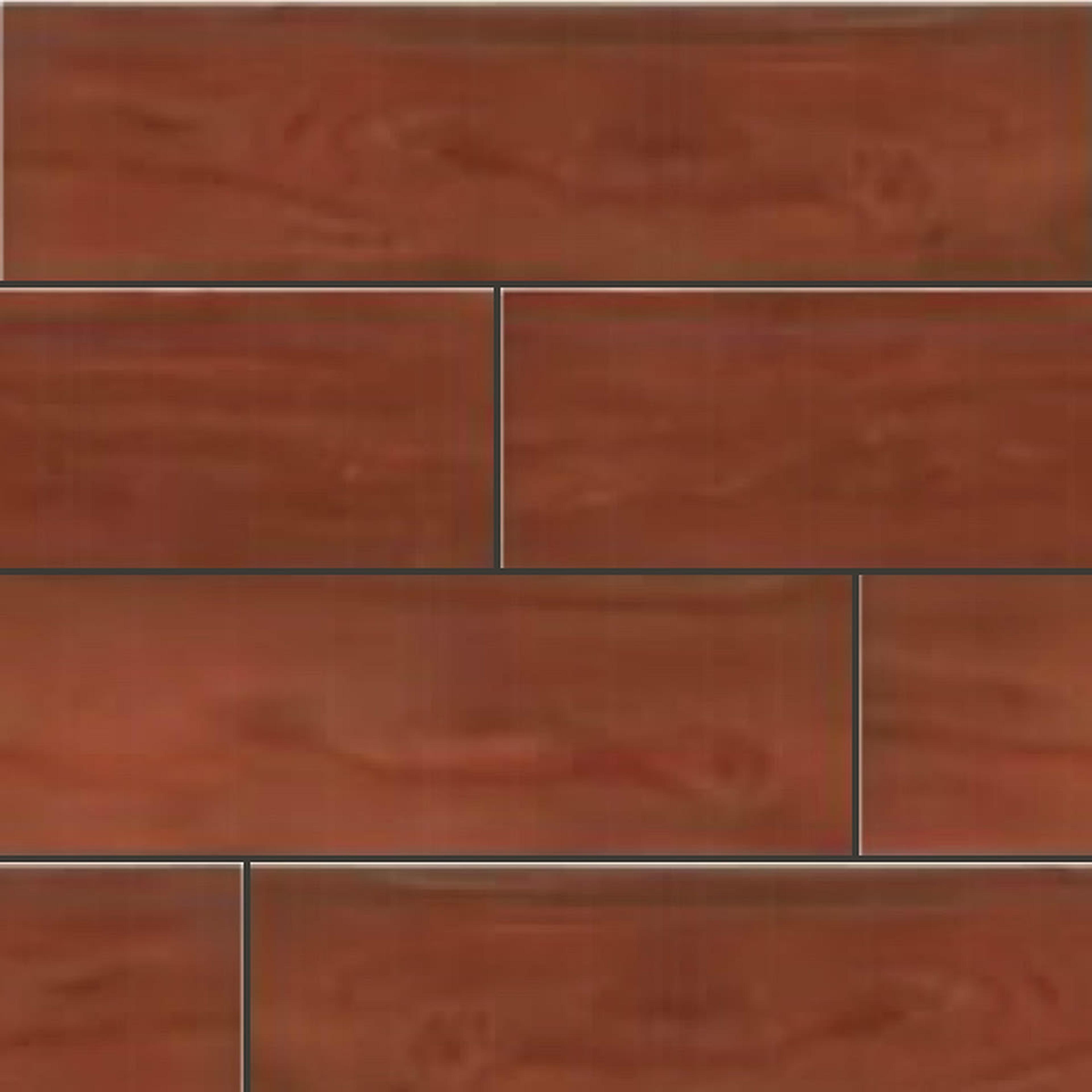 Muestra de porcelanato símil madera caoba intensa