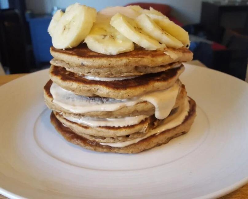 Banana Peanut Butter Pancakes with Instant Peanut Butter