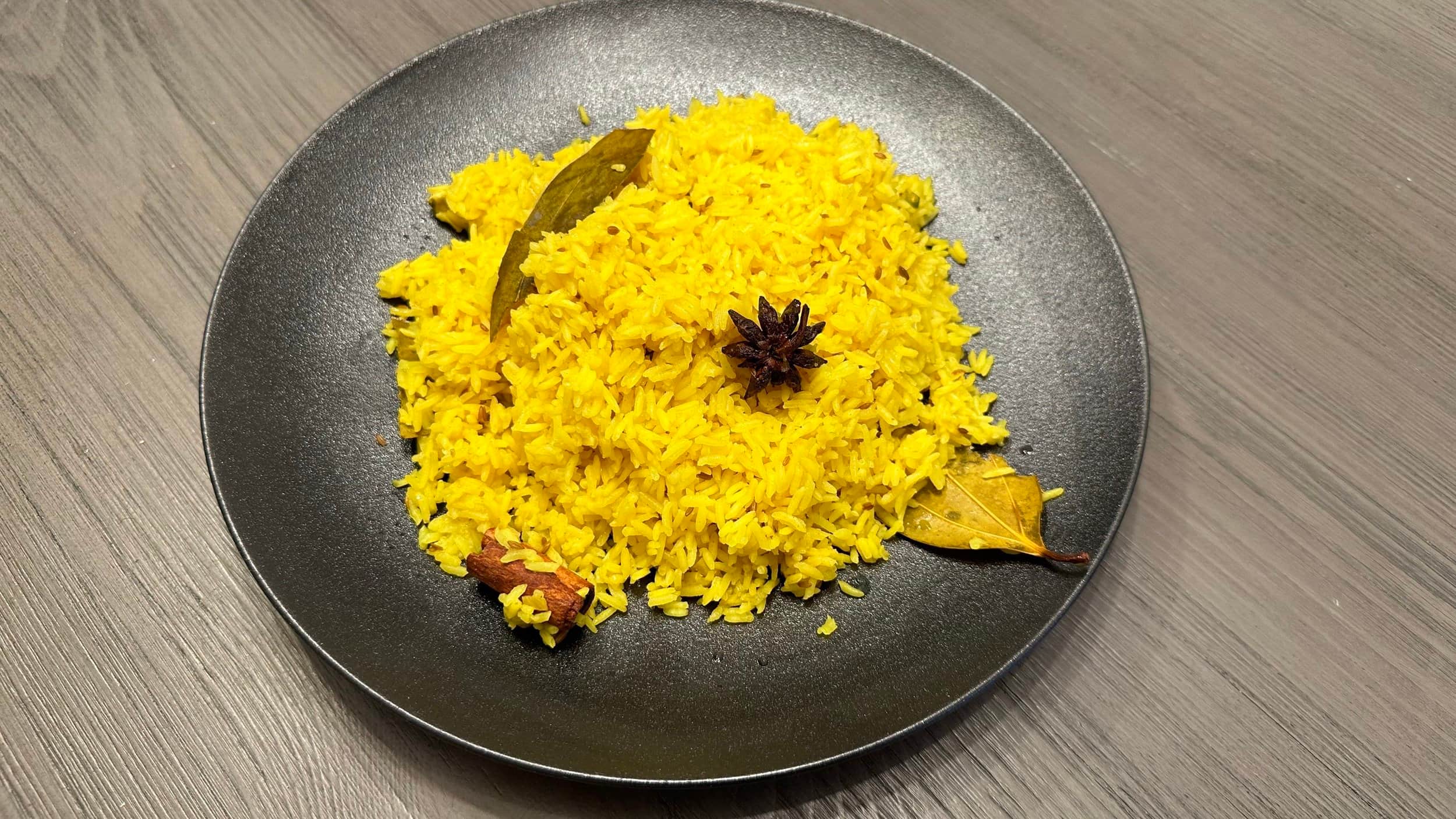 Easy And Aromatic Fluffy Indian Turmeric Rice