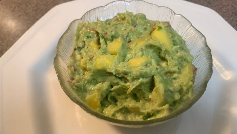 Delicious and Easy Chunky Mango Guacamole Recipe