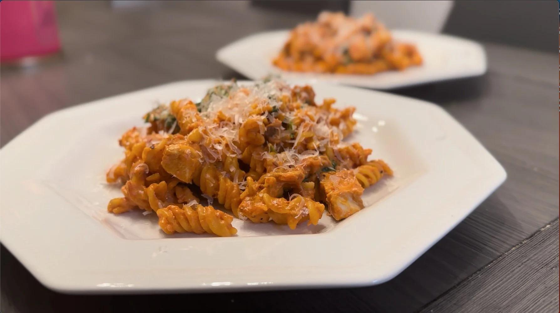 Garlic Oil Cream Cheese Tomato Chicken Pasta