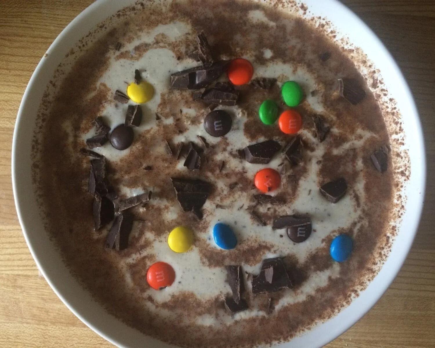 M&M Cookies and Cream Overnight Oats Recipe