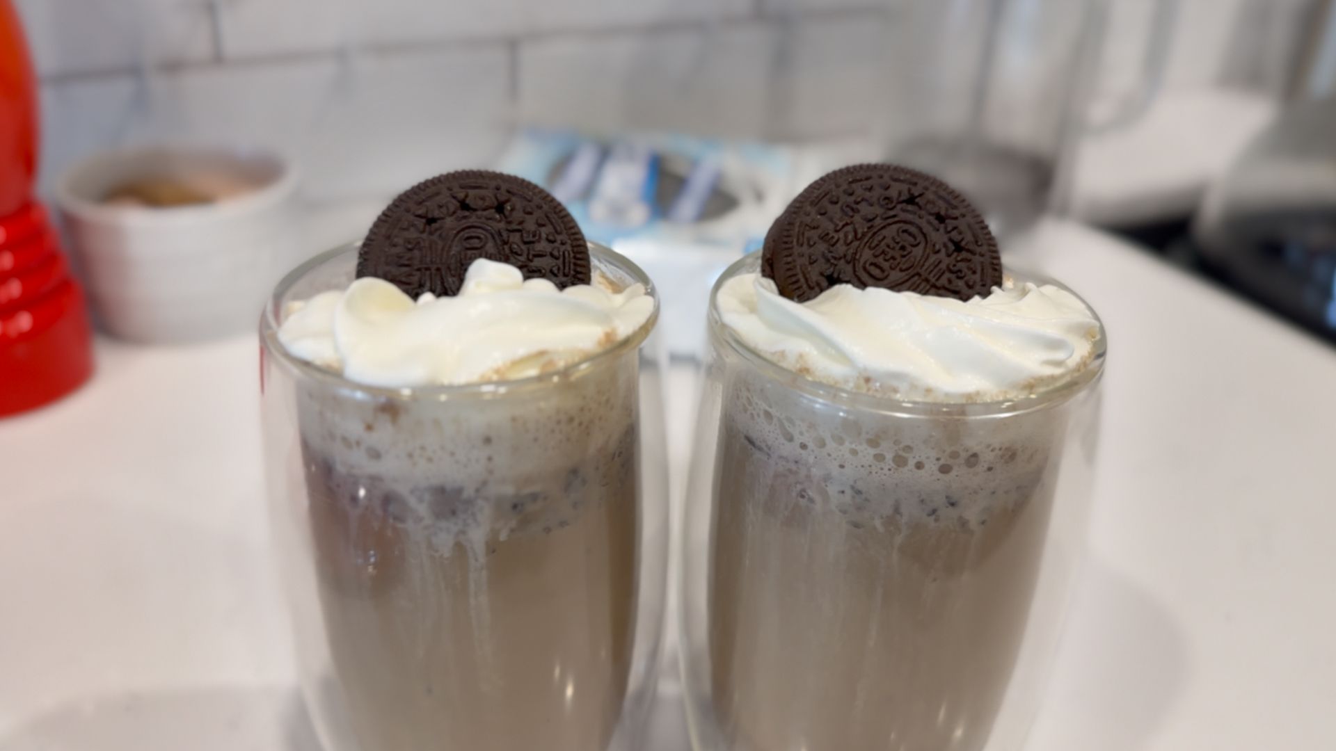 Indulge in This Easy Cookies & Cream Oreo Latte Recipe