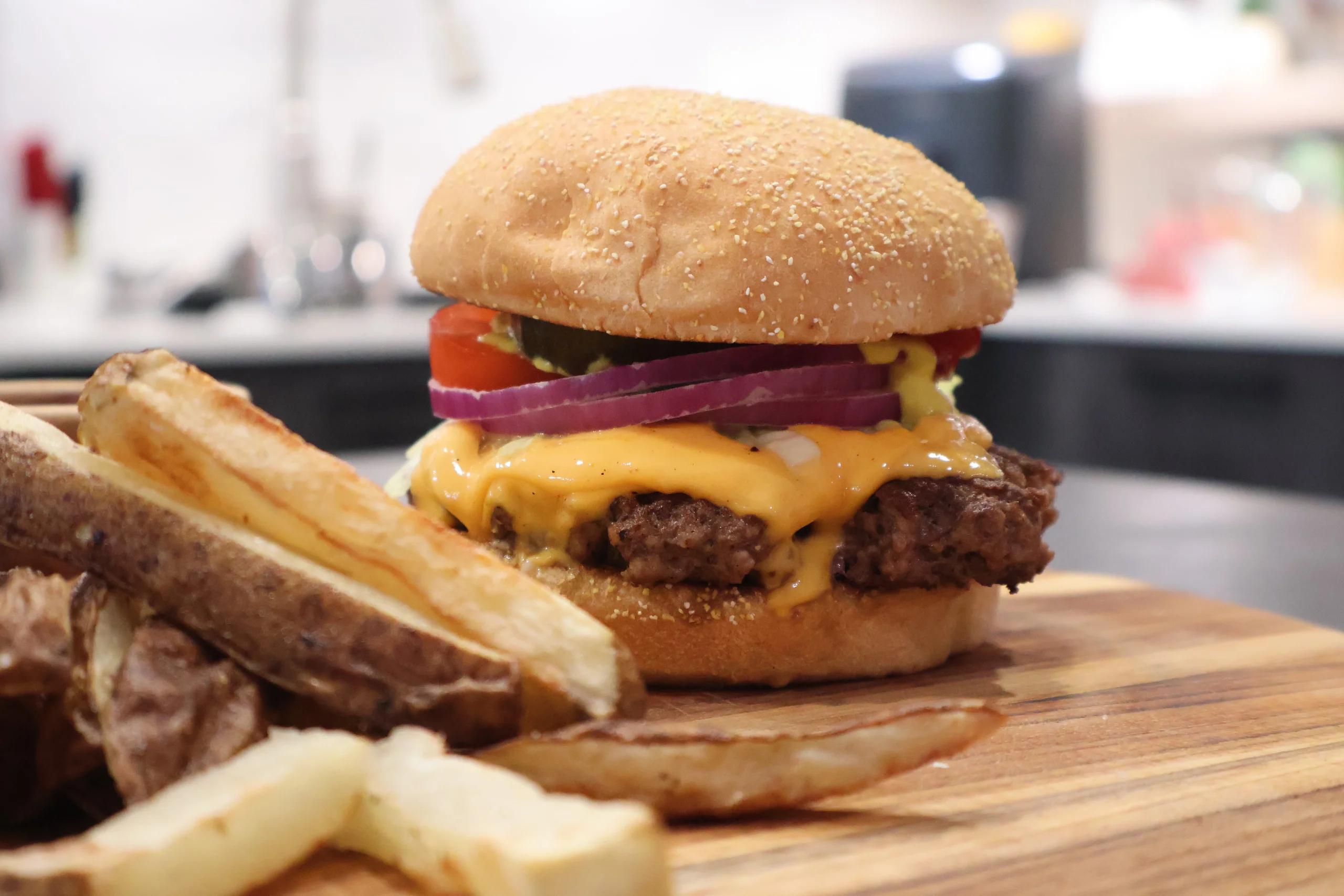 Juicy Classic American Cheeseburger Recipe