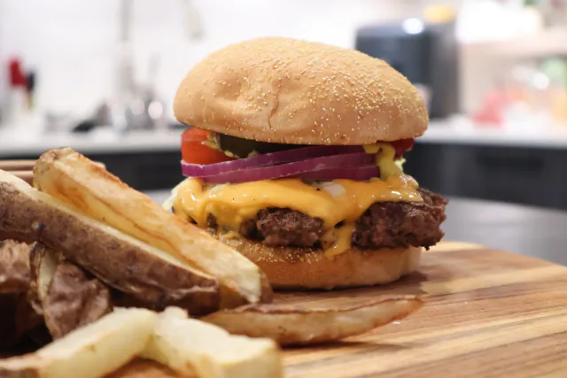 Juicy Classic American Cheeseburger Recipe