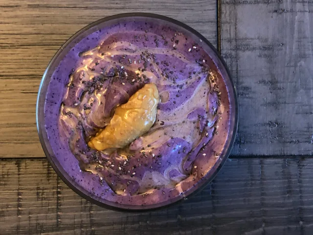 Chocolate Blueberry Smoothie Bowl with Chia Seeds