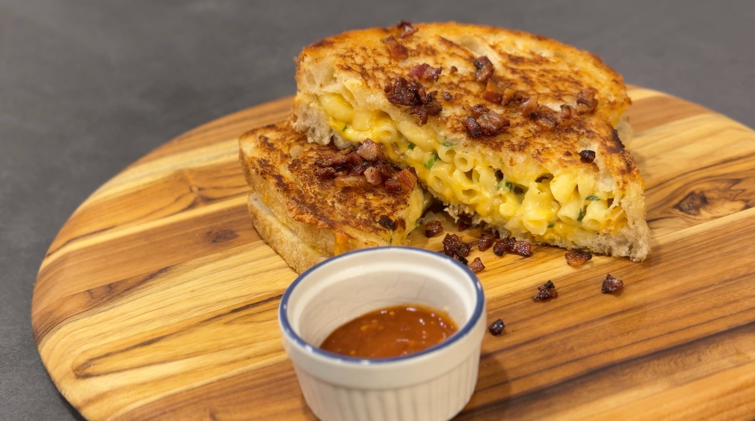 Mac and Cheese Grilled Cheese Sandwiches