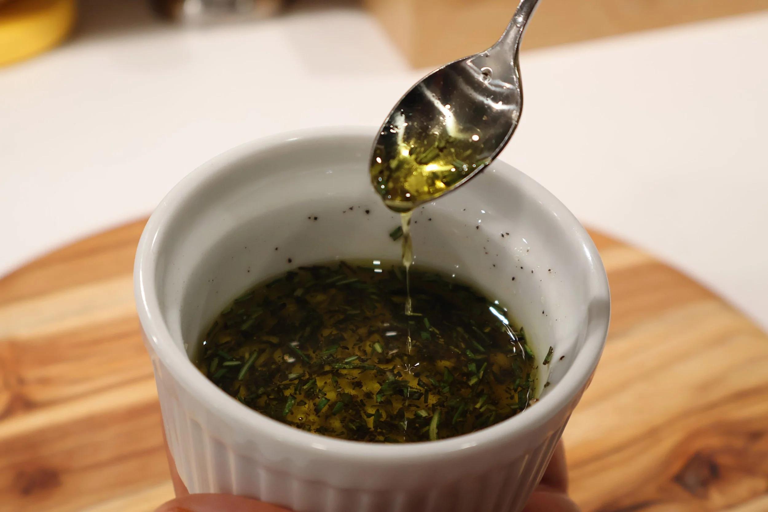 Beginner Friendly Easy No-Cook Garlic-Herb Oil Recipe