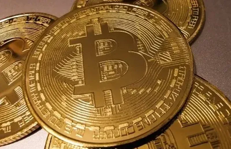 比特幣跌至6萬美元築底？技術分析與雙底形態全面解讀