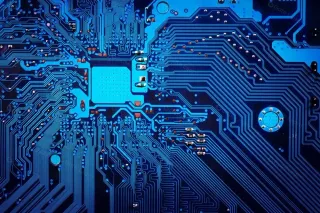 加密雜湊入門：碰撞攻擊原理與區塊鏈防禦策略