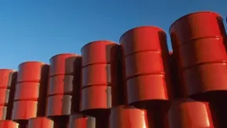 2026: Precio del petróleo roza 100 USD por barril