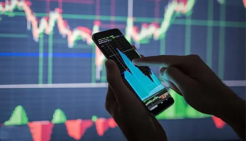 Bitcoin & Crypto Assets: Diversify with Blockchain Trends