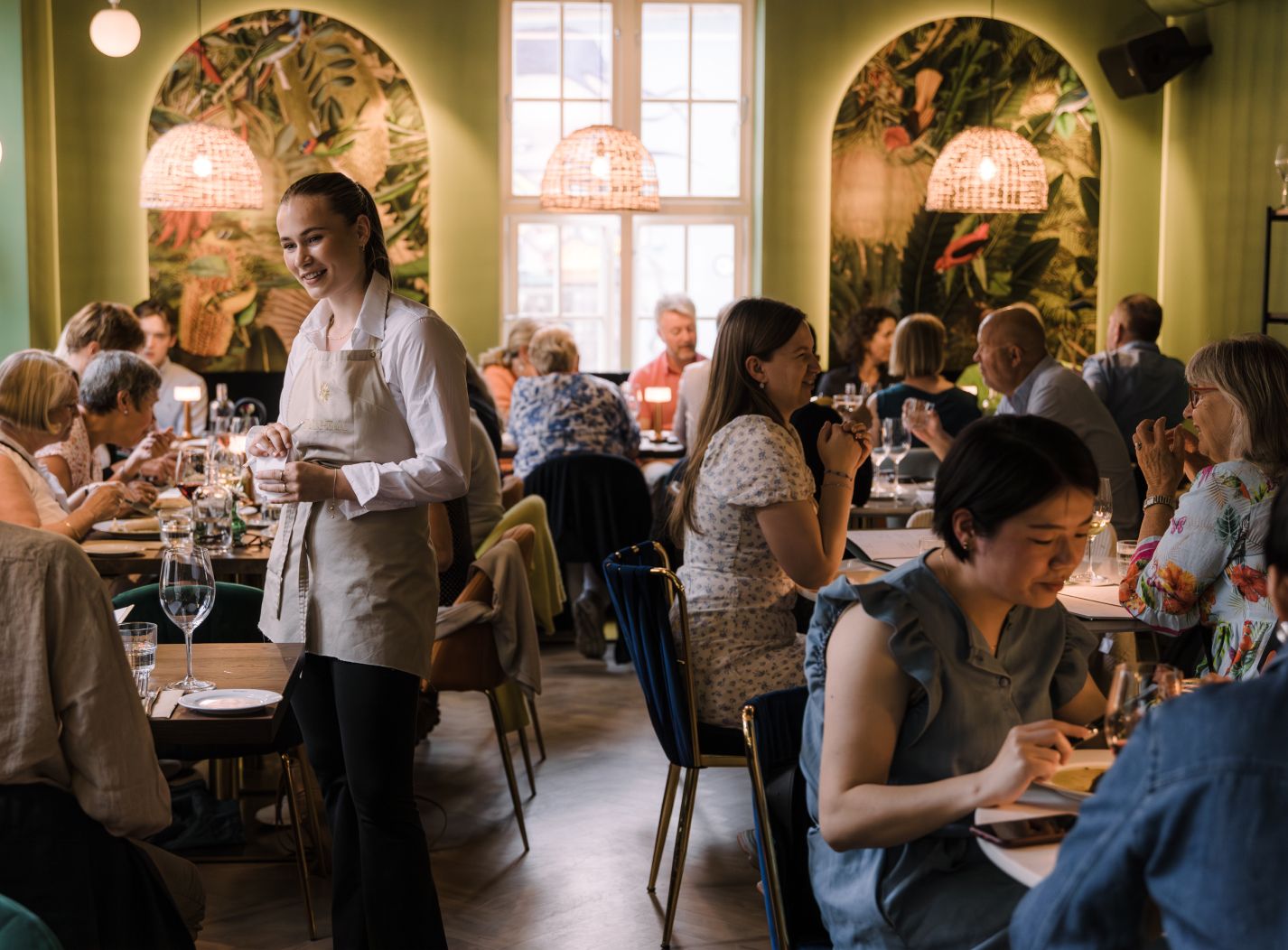 Nonspace-Engen-restaurant-interior