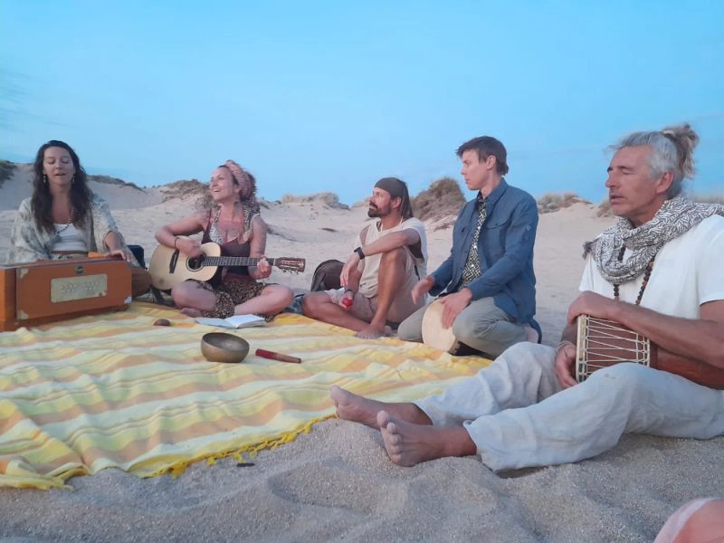 Kirtan am Strand