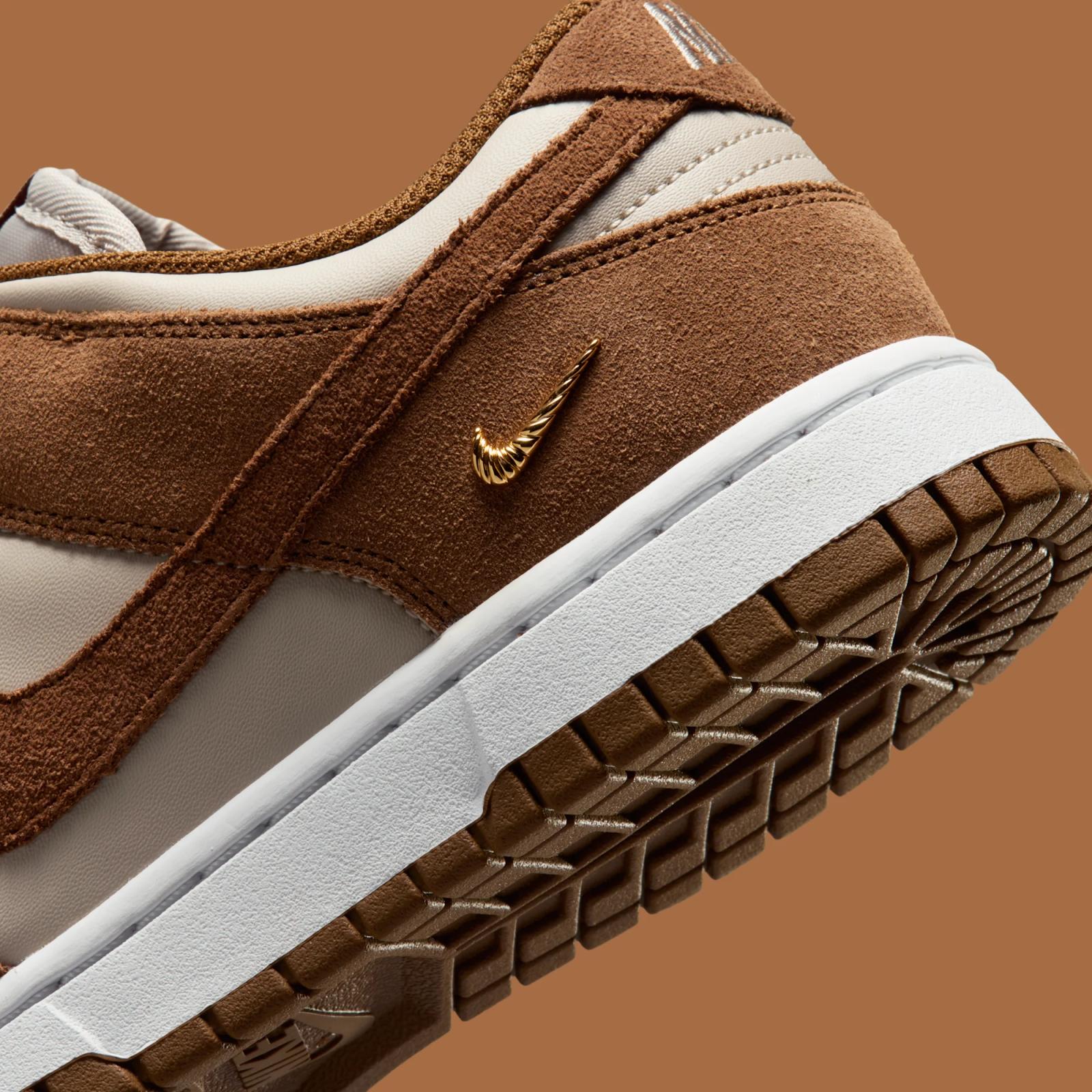 Nike Dunk Low W "Light British Tan" drops in 2026