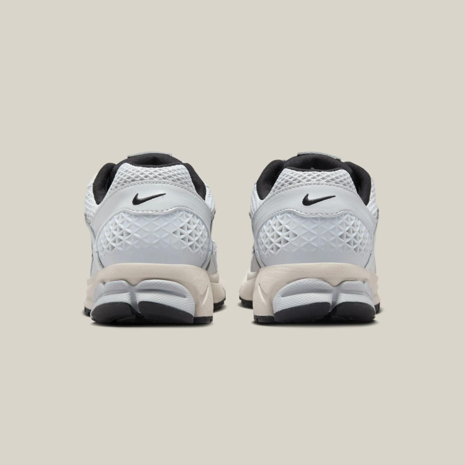 Nike Zoom Vomero 5 Pure Platinum / Chrome FN6742-002