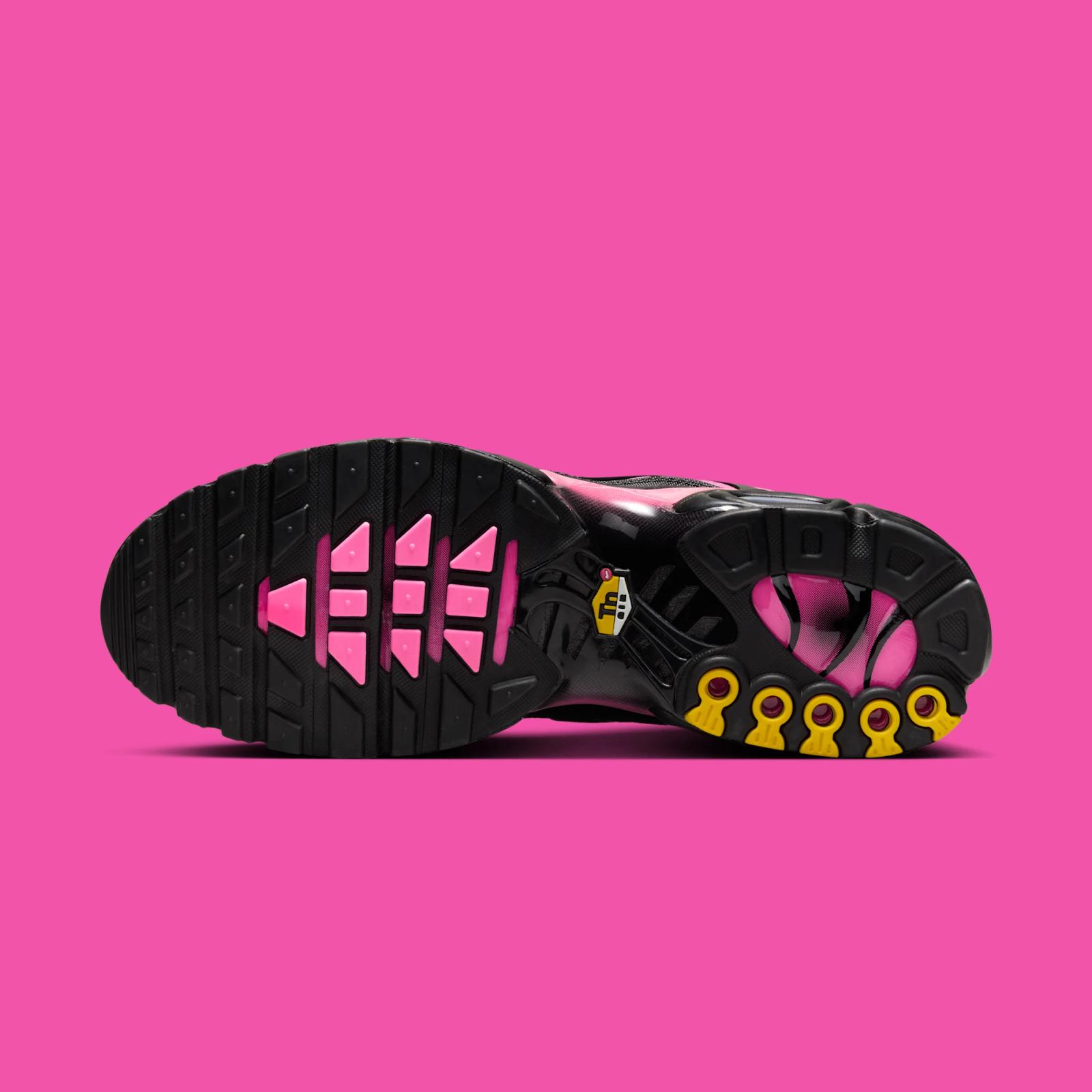Nike Air Max Plus OG "Black & Hyper Pink" returns in 2026