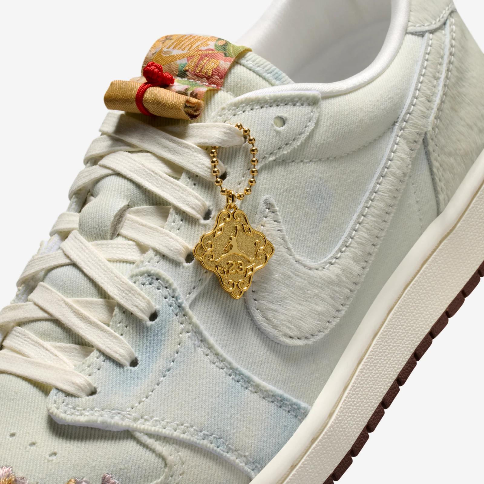 Air Jordan 1 Retro Low OG “Football Grey” 2026