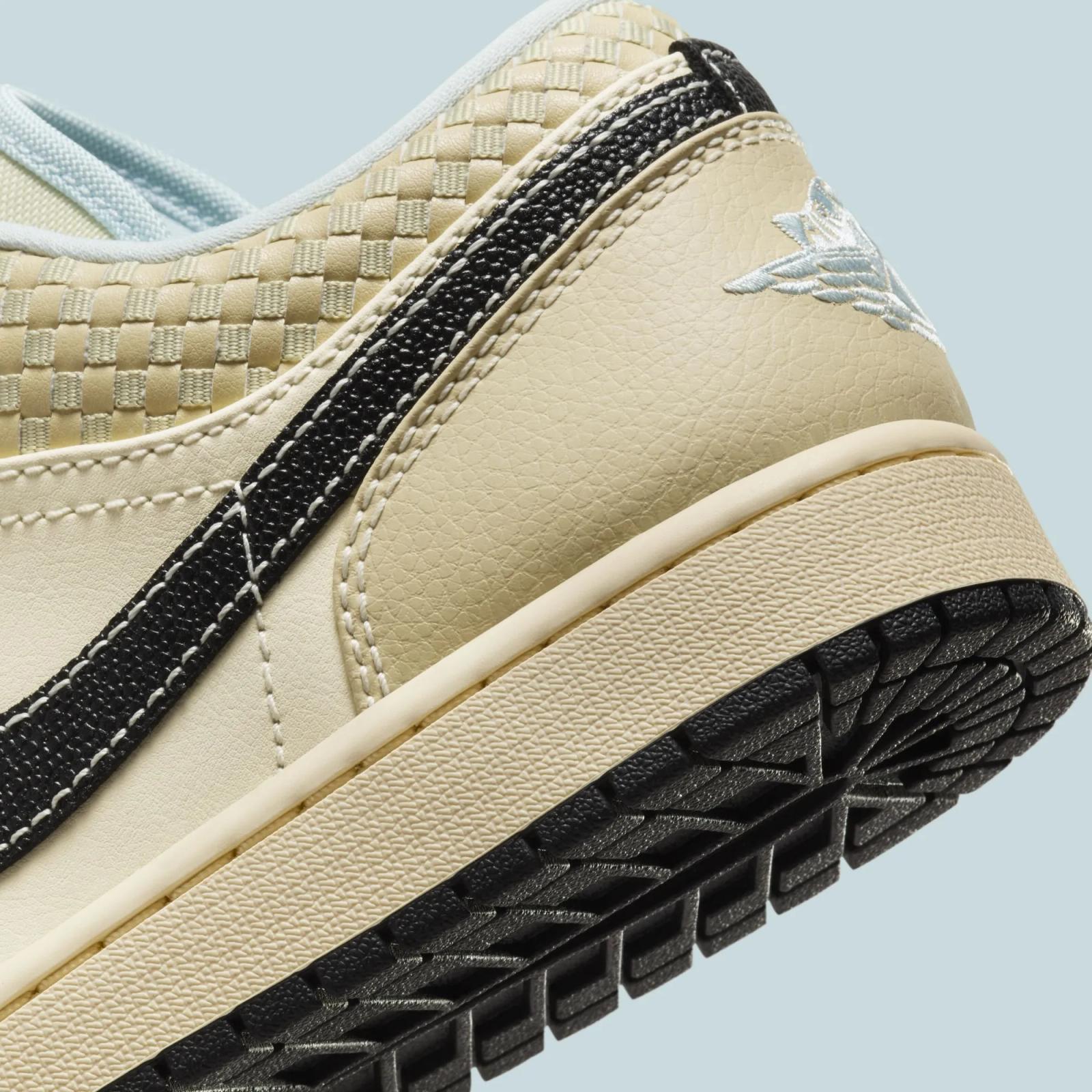 Air Jordan 1 Low SE Coconut Milk / Glacier Blue