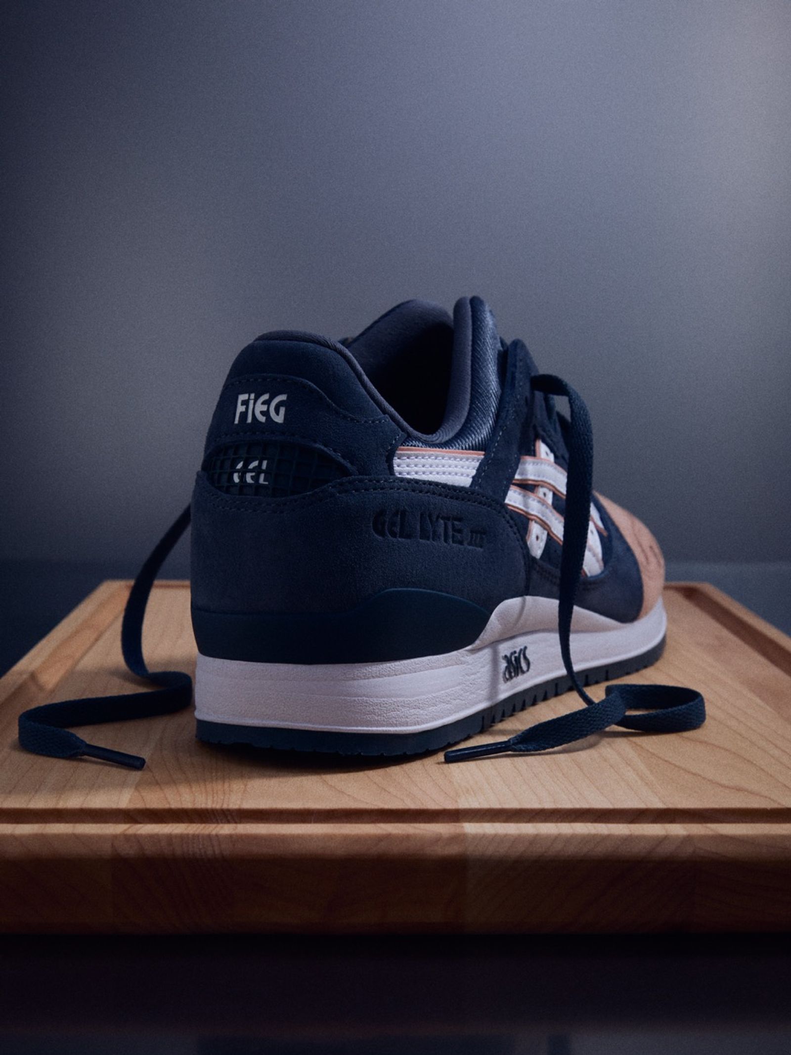 Ronnie Fieg for ASICS GEL-LYTE III Remastered “Salmon Toe”