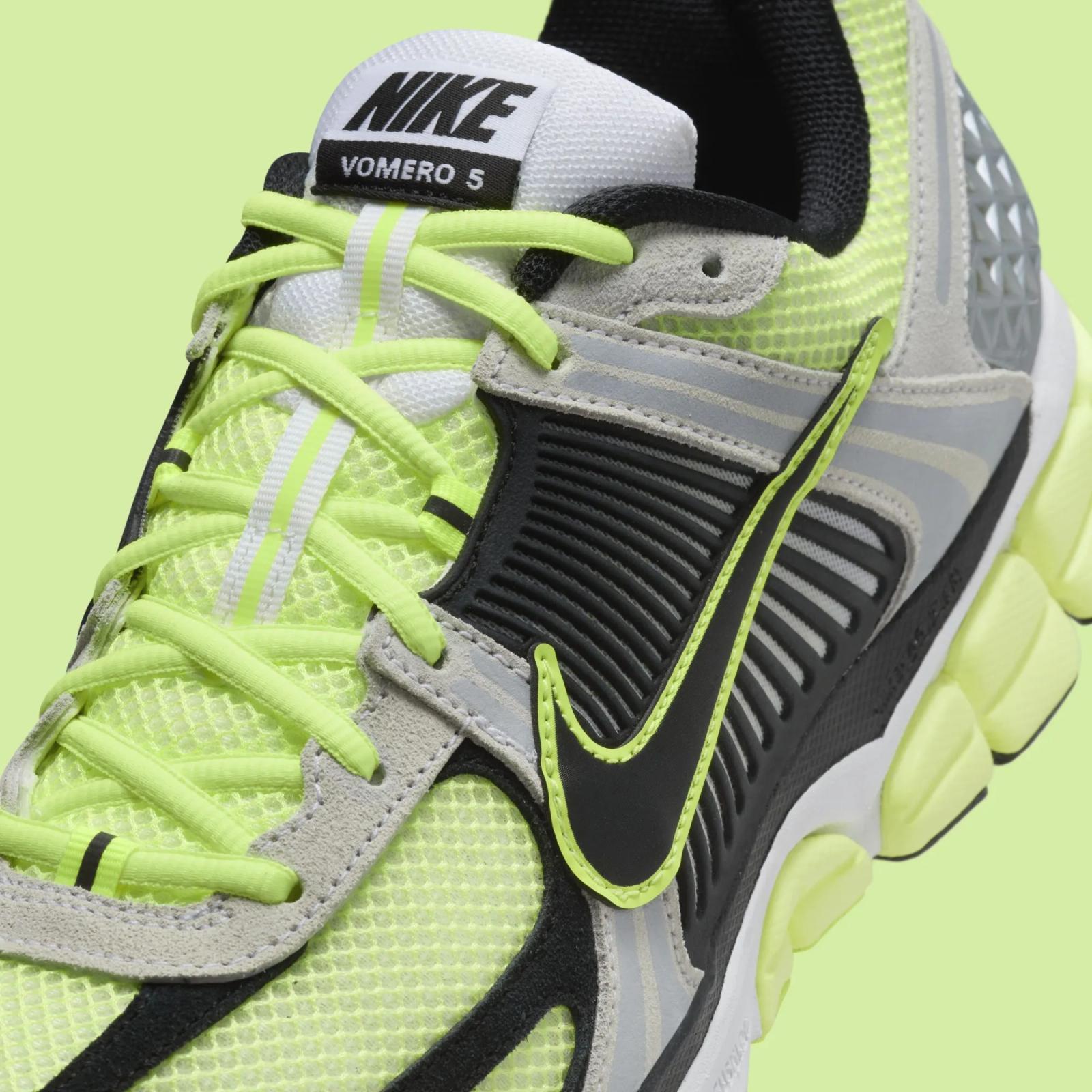 Nike Zoom Vomero 5 Volt / Metallic Platinum FB9149-701