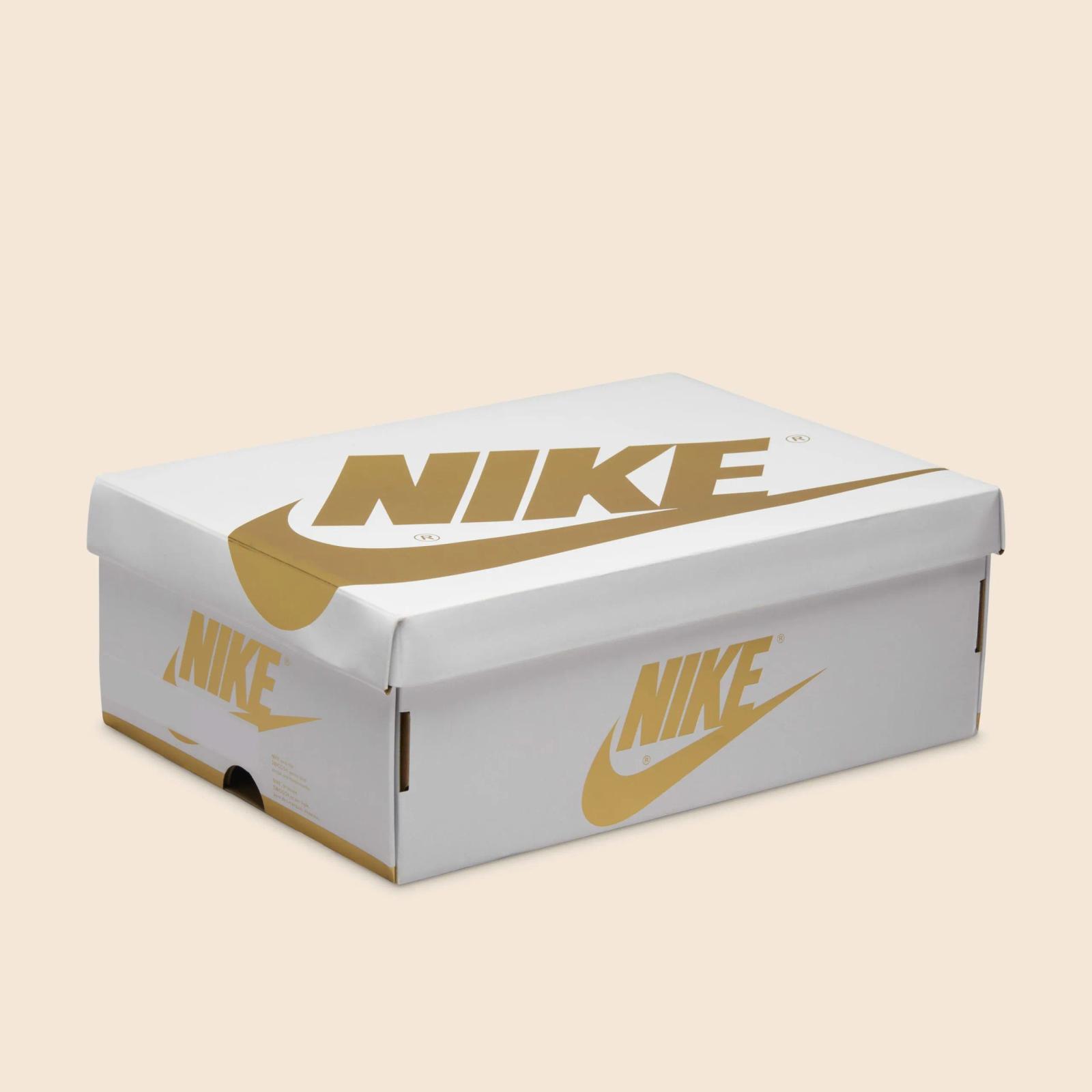 Air Jordan 1 Retro High OG Metallic Gold