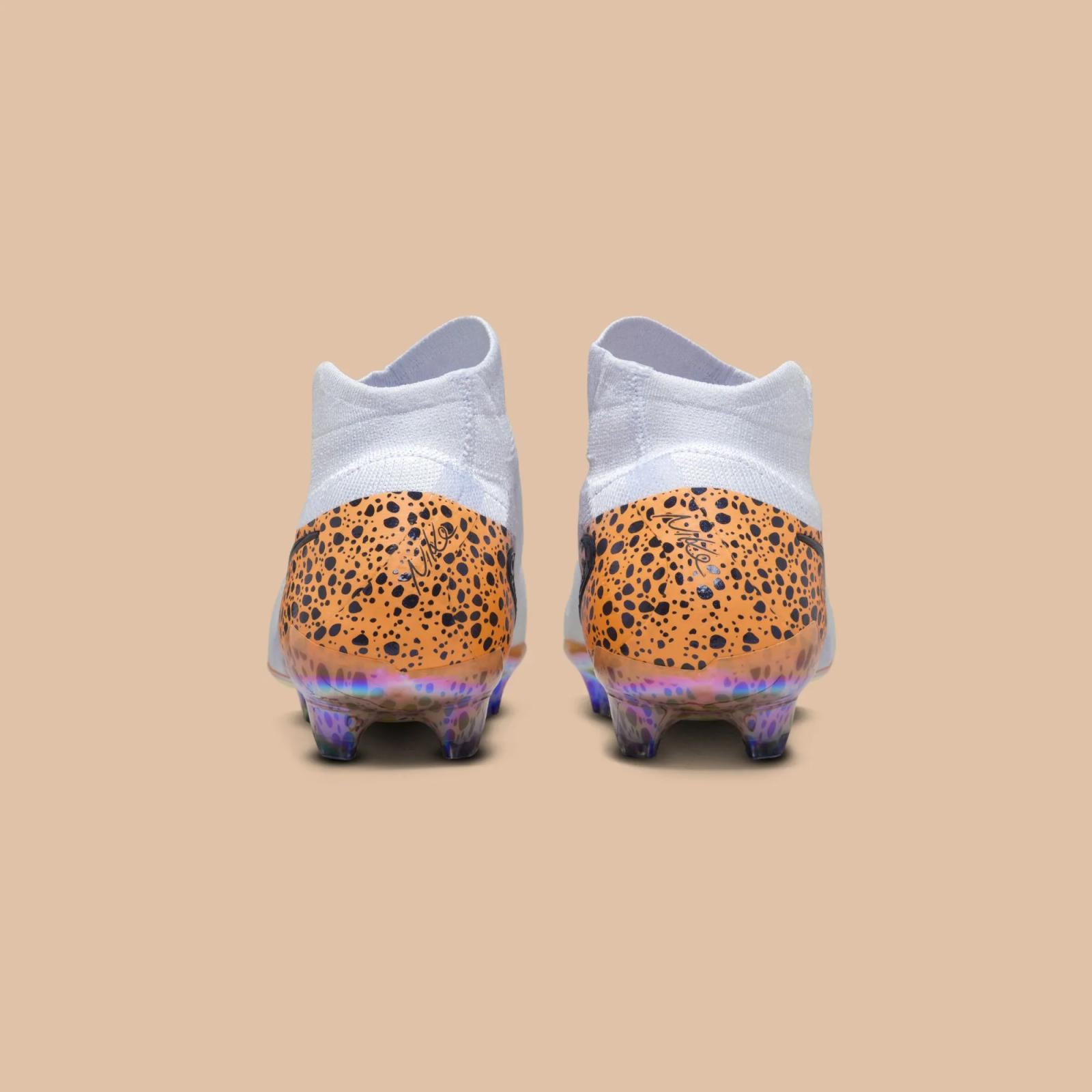 Nike Phantom Luna 2 Elite FG Olympic Safari FN8002-900