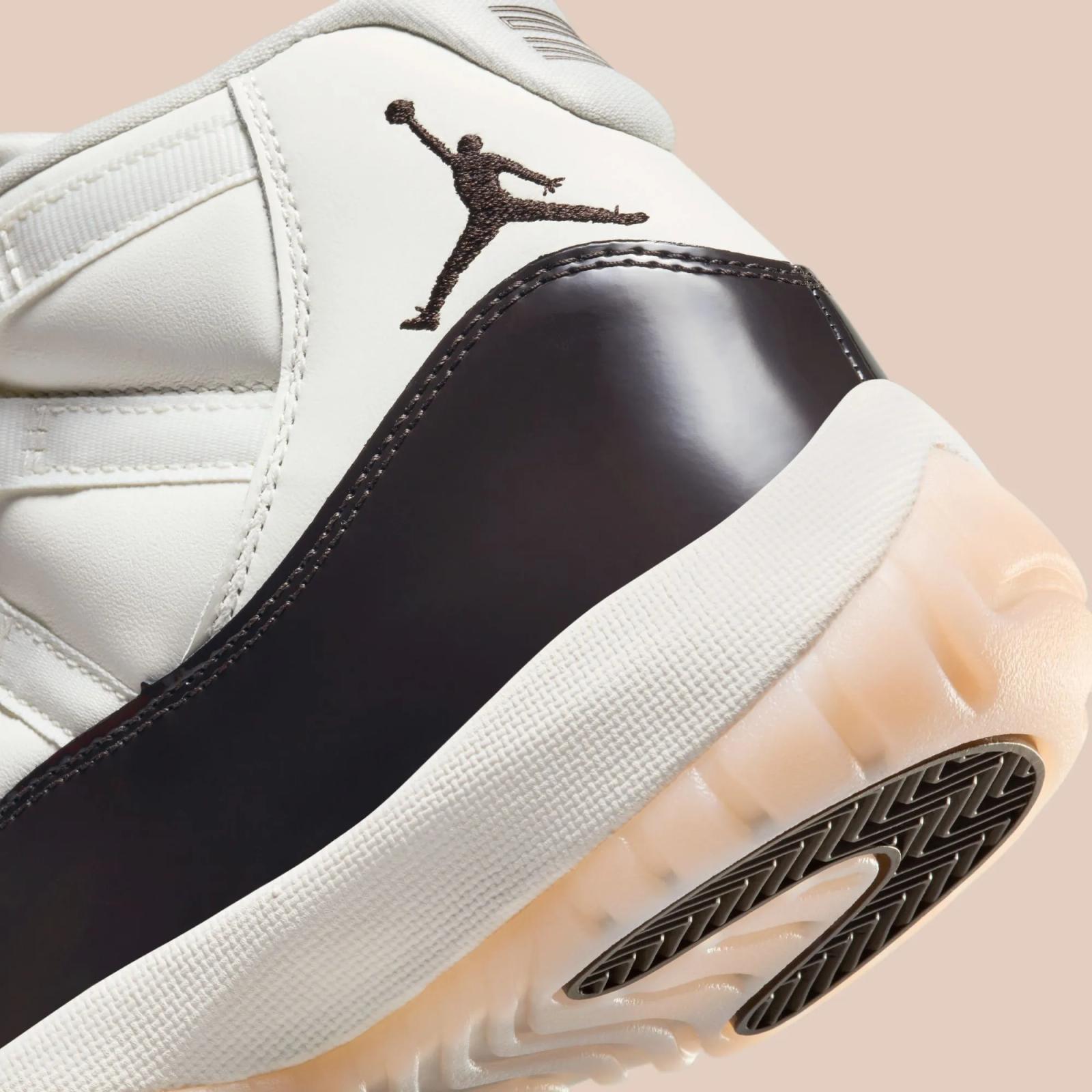 Air Jordan 11 Retro Neapolitan